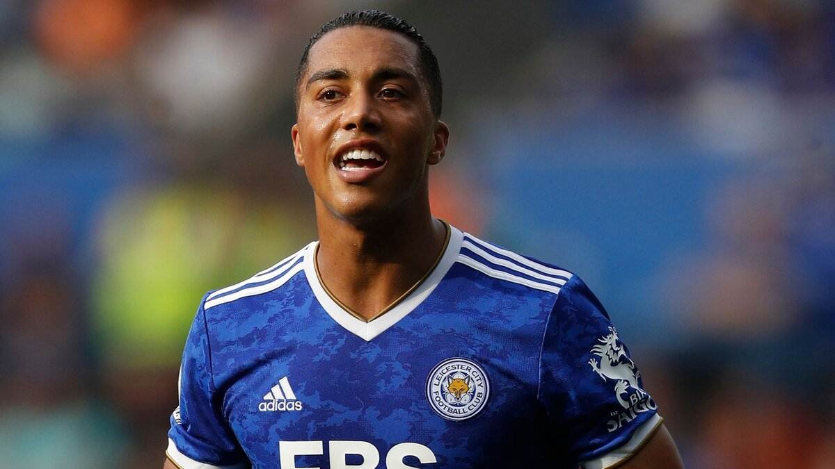 Liverpool ignites interest in Tielemans after he rejects Leicester's contract extension.