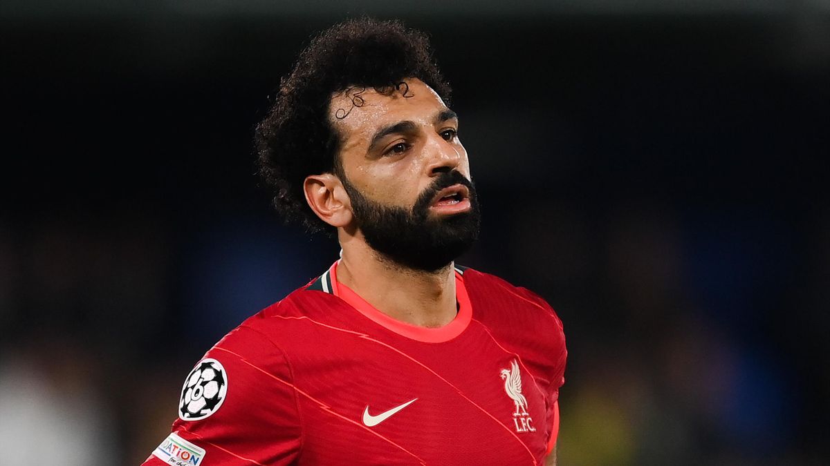Mohamed Salah is contemplating his options, With his contract at Liverpool set to expire next summer. While the reports suggest that Salah had already informed his close friends about extending. But it seems he has promised a move to Barcelona once his contract expires.