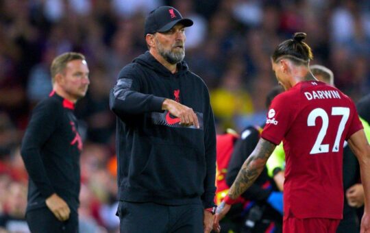 Liverpool FC will be facing fierce rivals Manchester United amid a lot of team news regarding injuries and a suspension.