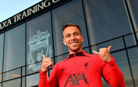Klopp impressed with Arthur, and hints at Liverpool debut tonight