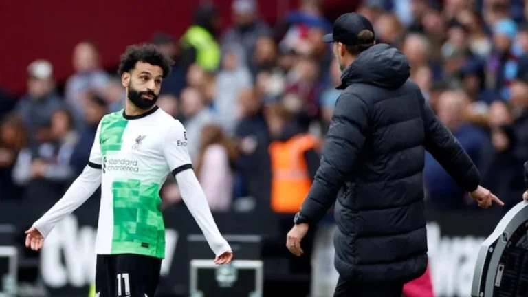 Secrets Unveiled: Klopp-Salah Touchline Clash Decoded by Lip-Reader – What Really Happened Revealed